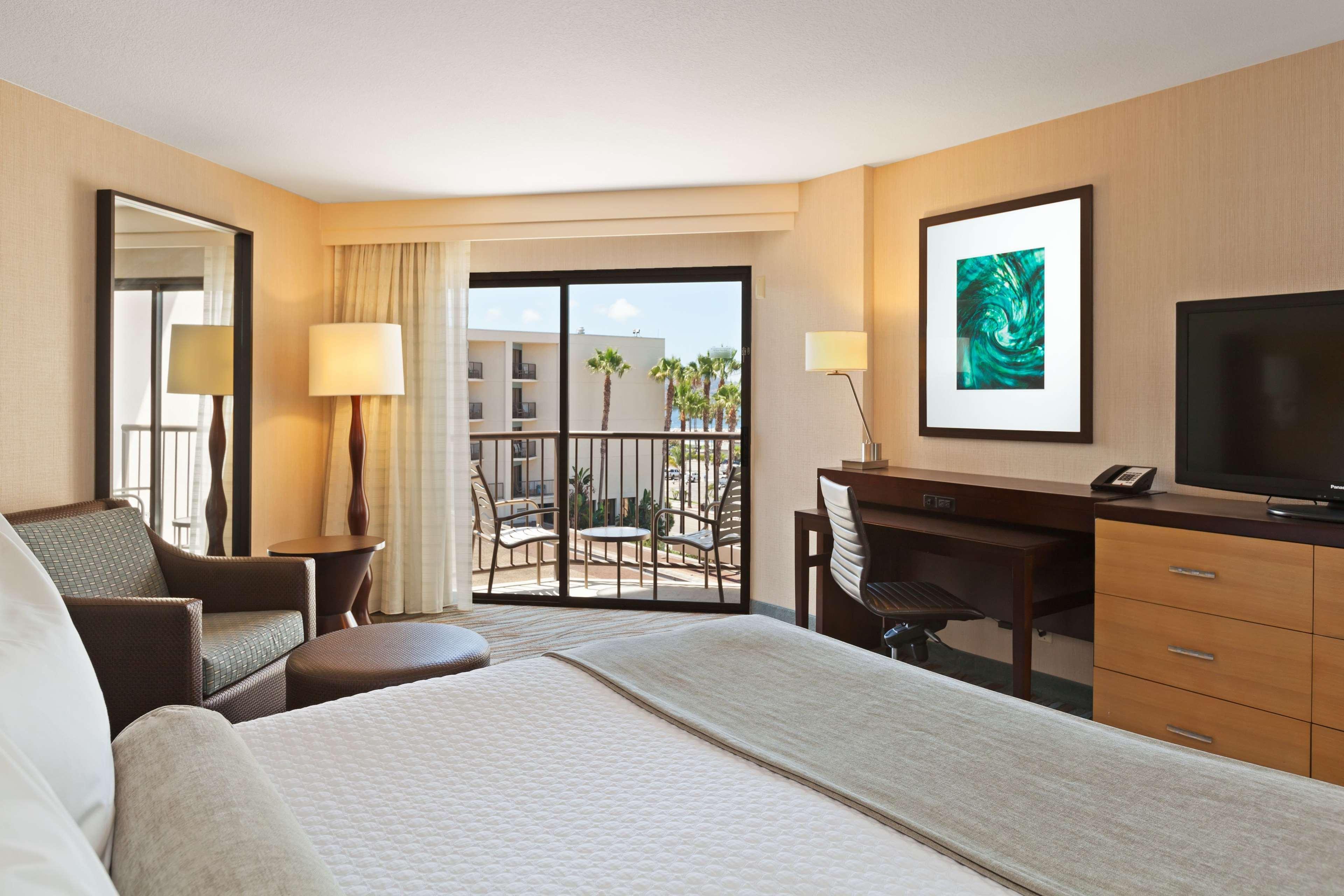 Sonesta Redondo Beach And Marina Exterior photo