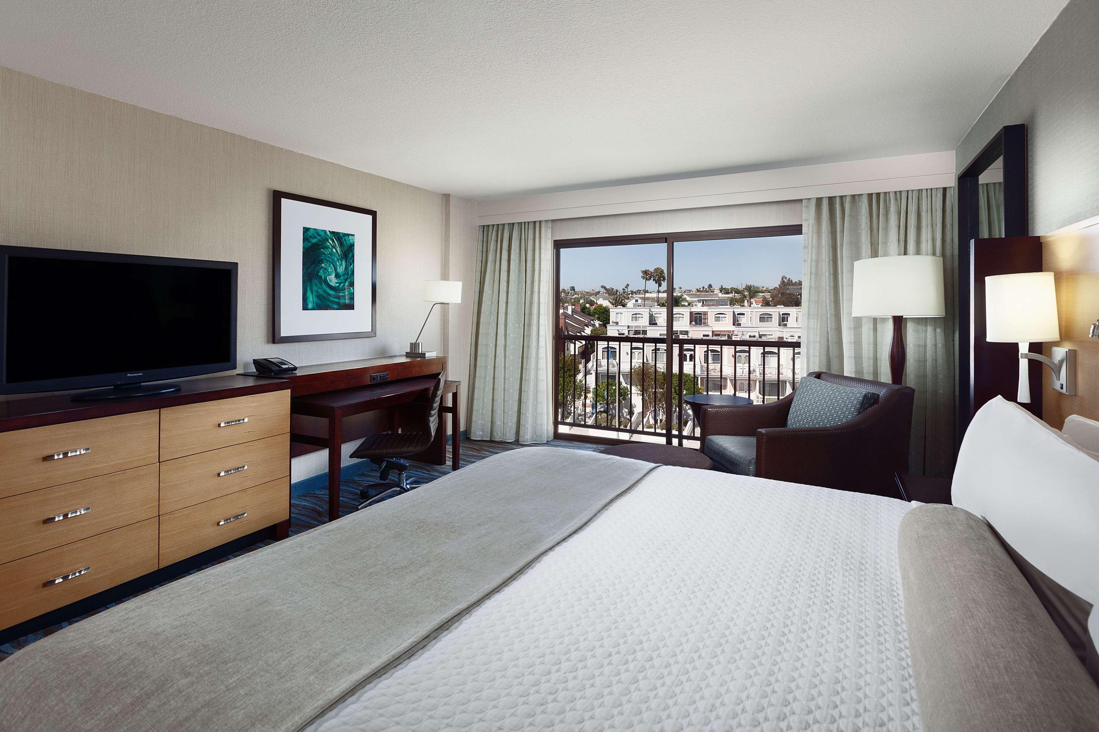 Sonesta Redondo Beach And Marina Exterior photo