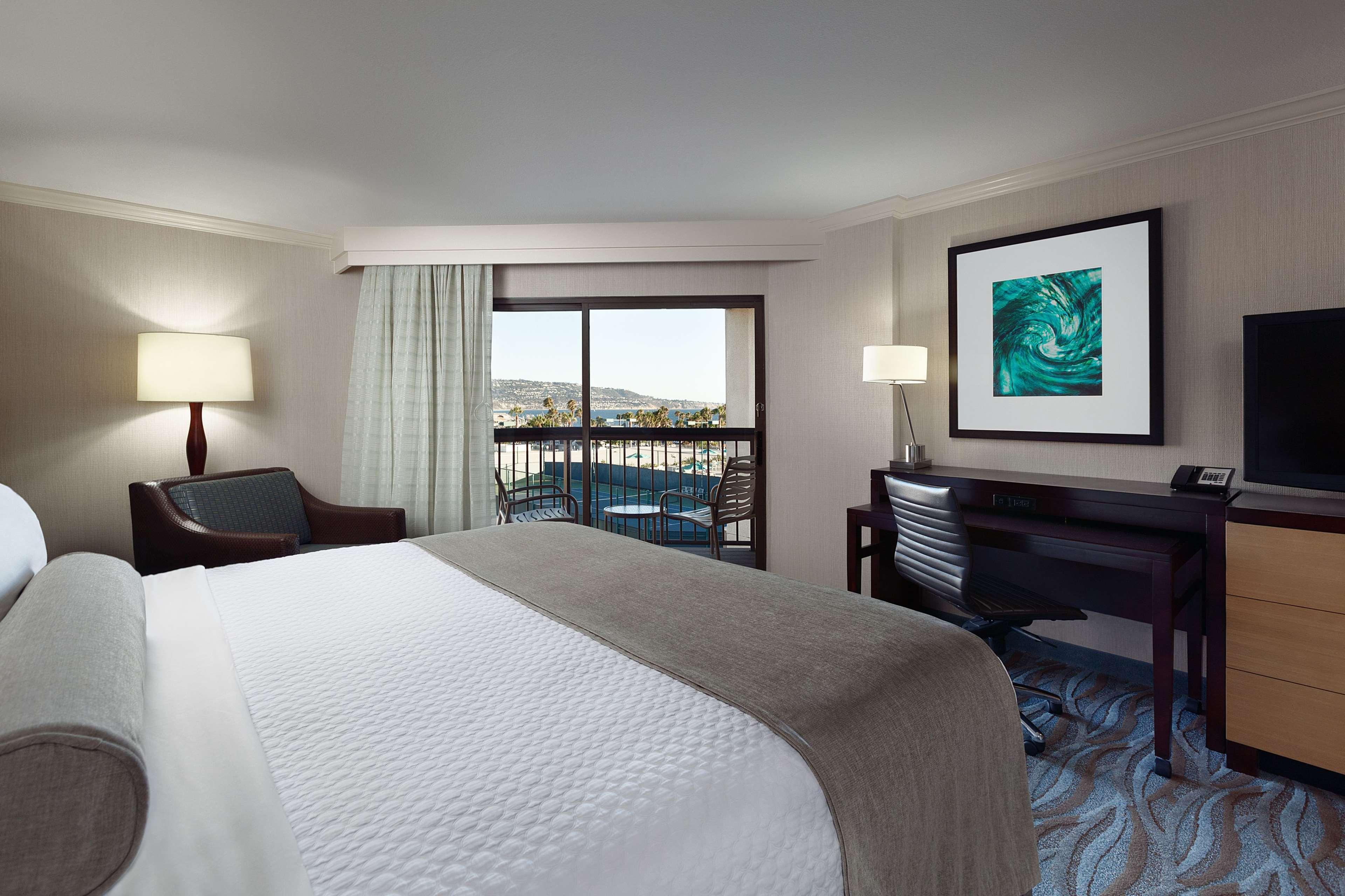 Sonesta Redondo Beach And Marina Exterior photo